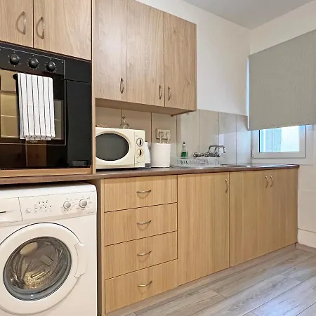 Albert's Center 101 Larnaca